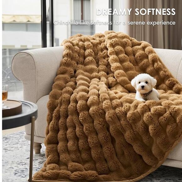 ๐ Luxe Soft Rabbit Fur Throw Blanket Faux Vegan Camel Colored Ridgeline Sculpt - Picture 2 of 4